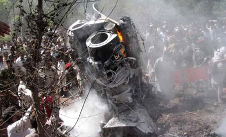 estrella un helecóptero en india